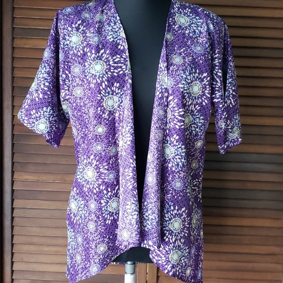 LuLaRoe Purple Pattern Overlay Blouse Women's Size Medium - Picture 2 of 6